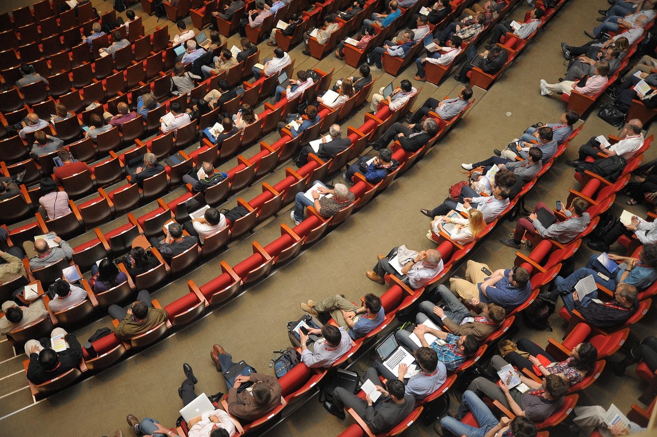 Jubilados en asamblea