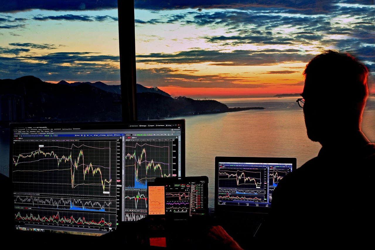 Gráfico bursátil del Dow Jones alcanzando máximo histórico