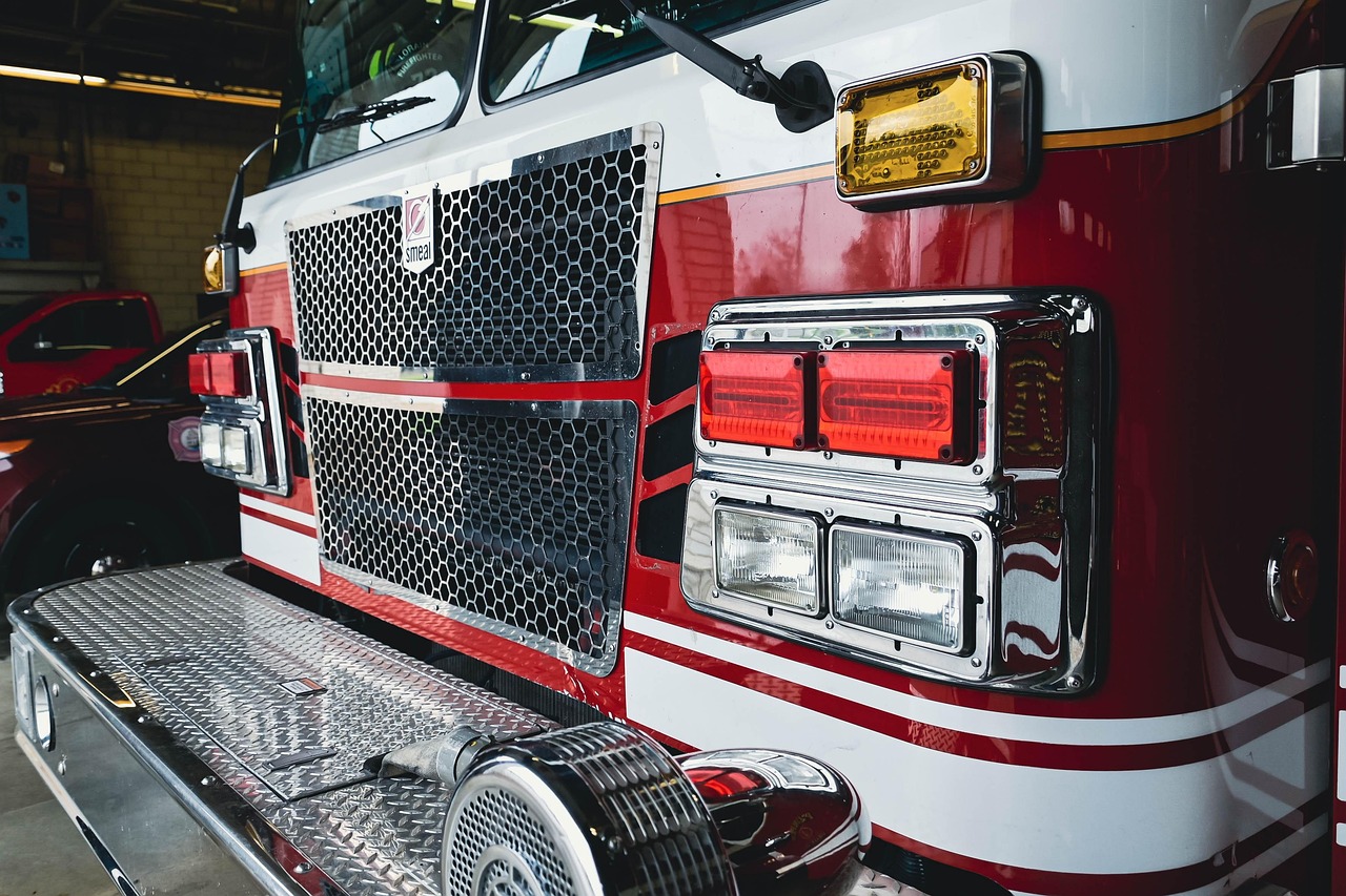 Vehículo incendiado en investigación