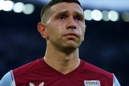 Dibu Martínez: Lágrimas, despedida y futuro incierto en Aston Villa
